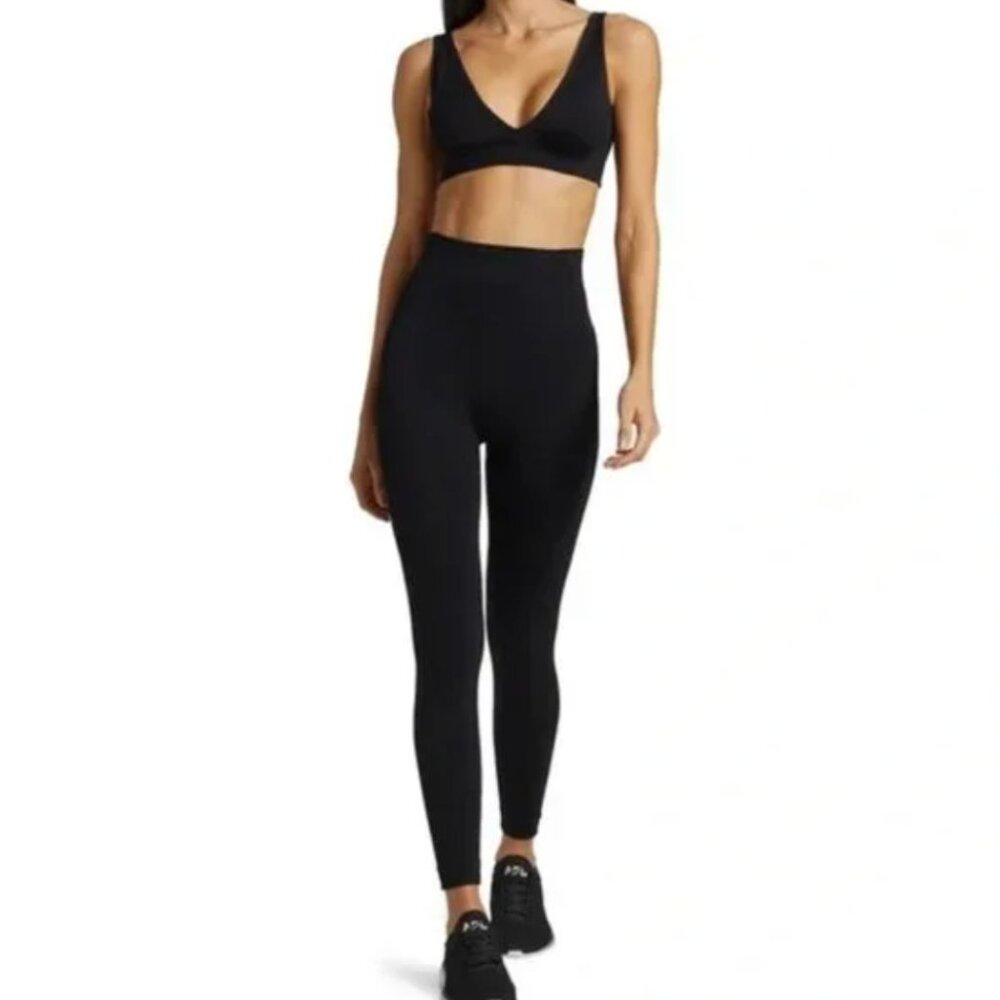We wore what seamless workout set NWT